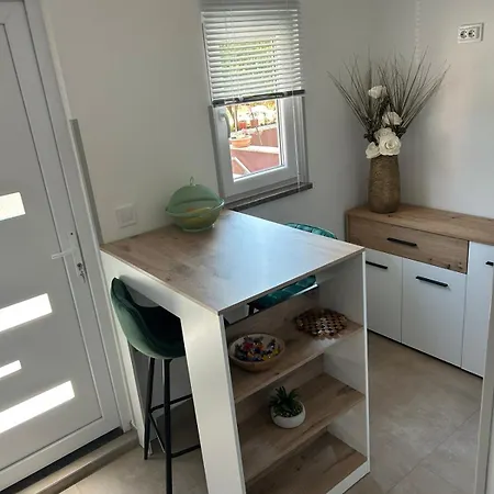 Rosi 2, Peaceful In Pula, Free Parking Pola