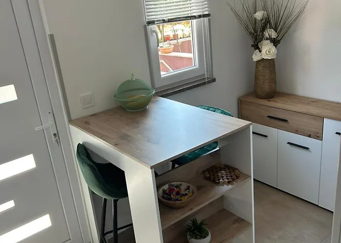 Rosi 2, Peaceful In Pula, Free Parking Pola