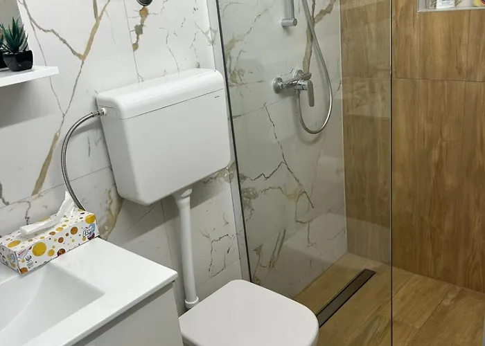 Apartman Rosi 2, Peaceful In Pula, Free Parking